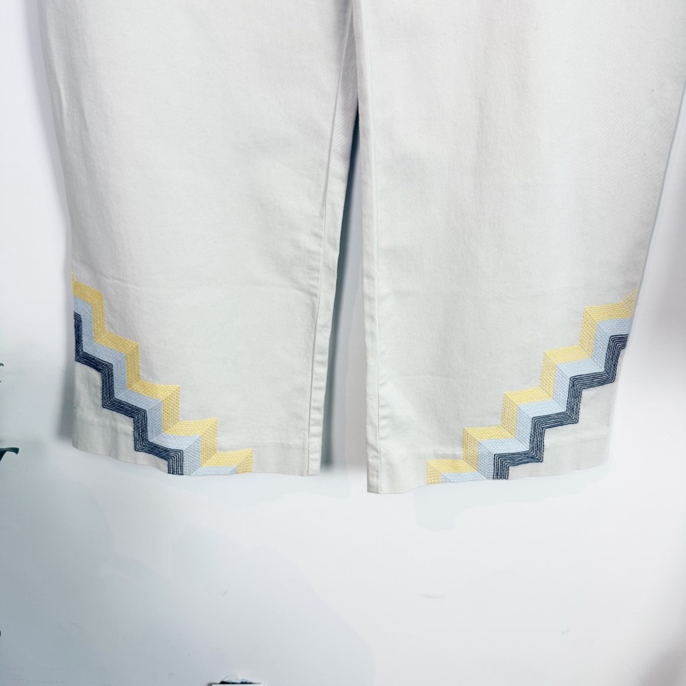 💋Anthropologie Zigzag Embroidered light grey Pants - Picture 5 of 8